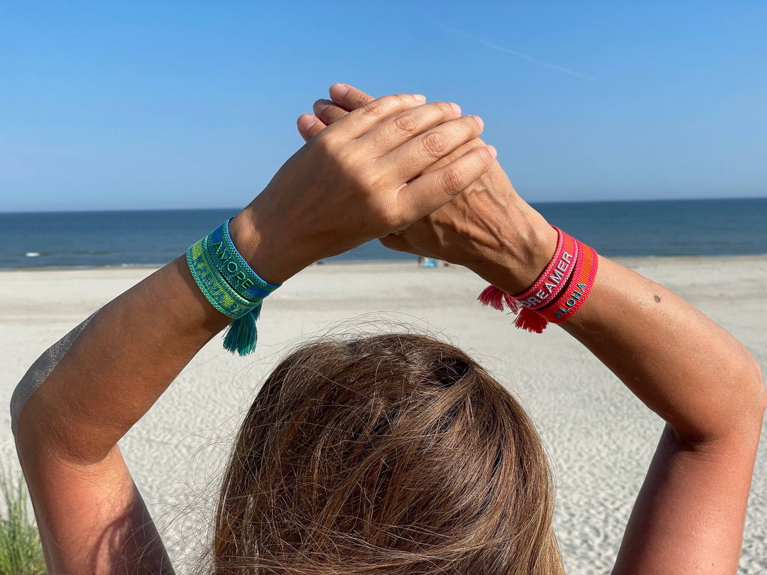 DREAMER statement bracelet woven, embroidered